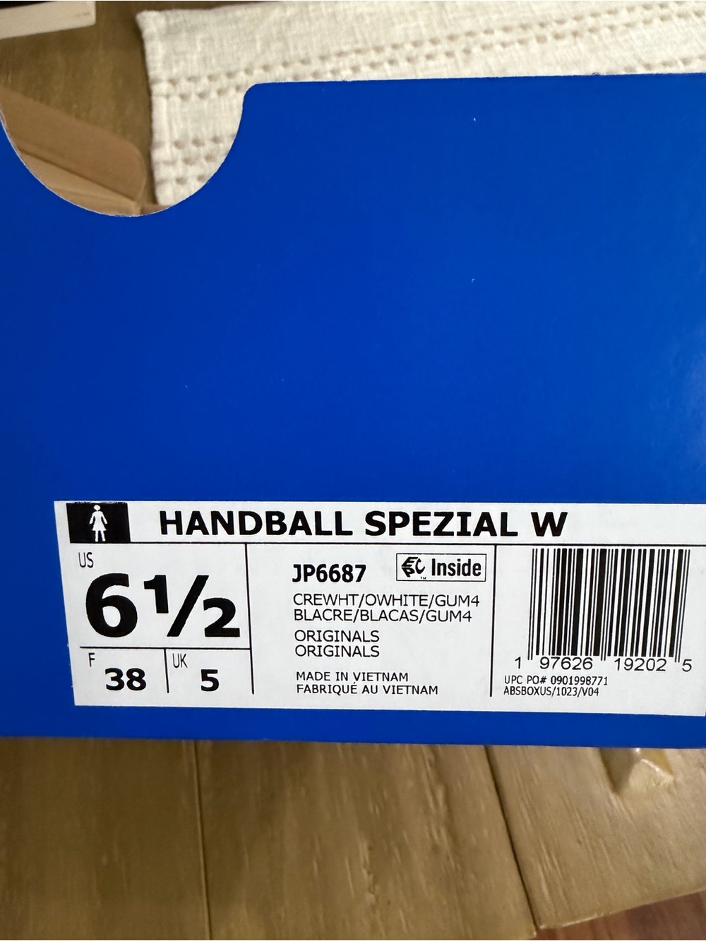 ❌SOLD❌adidas spezial Off-White Suede Sneakers with Gum Sole - Picture 6 of 7